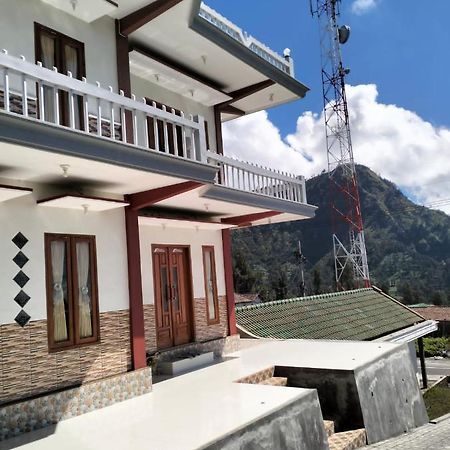 Bromo Seruni Astungkara Homestay Проболинго Екстериор снимка