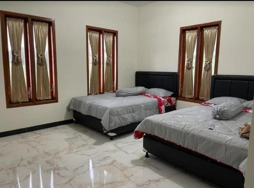 Bromo Seruni Astungkara Homestay Проболинго Екстериор снимка