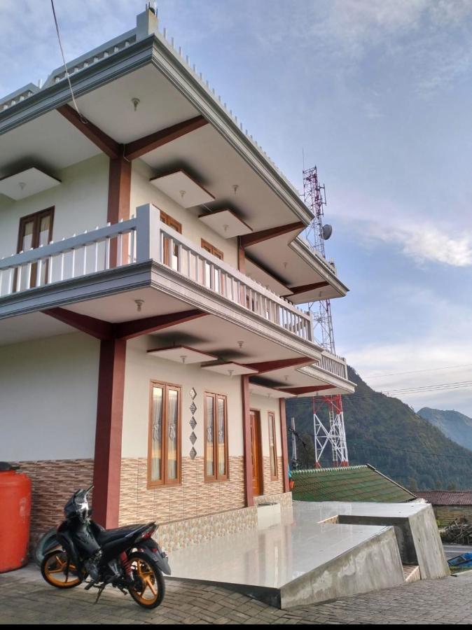 Bromo Seruni Astungkara Homestay Проболинго Екстериор снимка