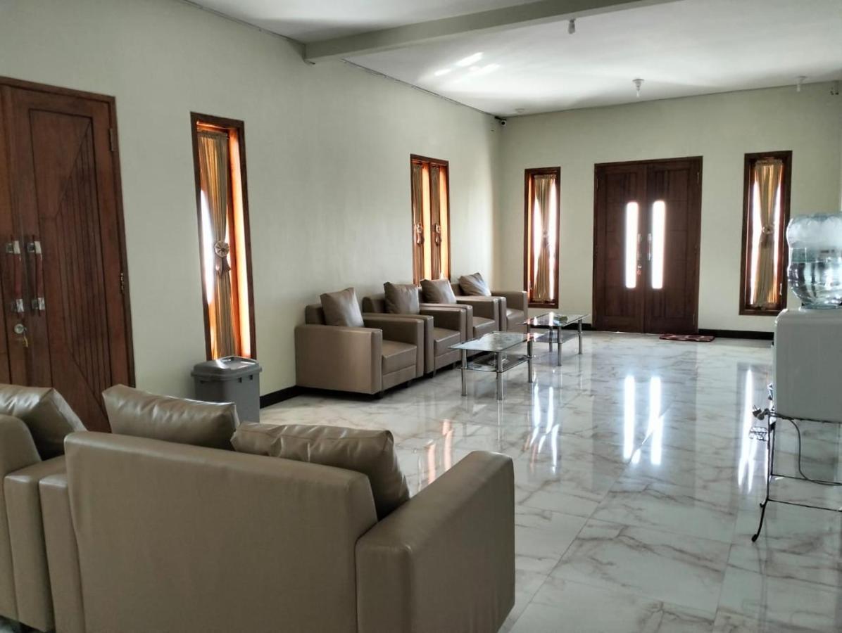 Bromo Seruni Astungkara Homestay Проболинго Екстериор снимка